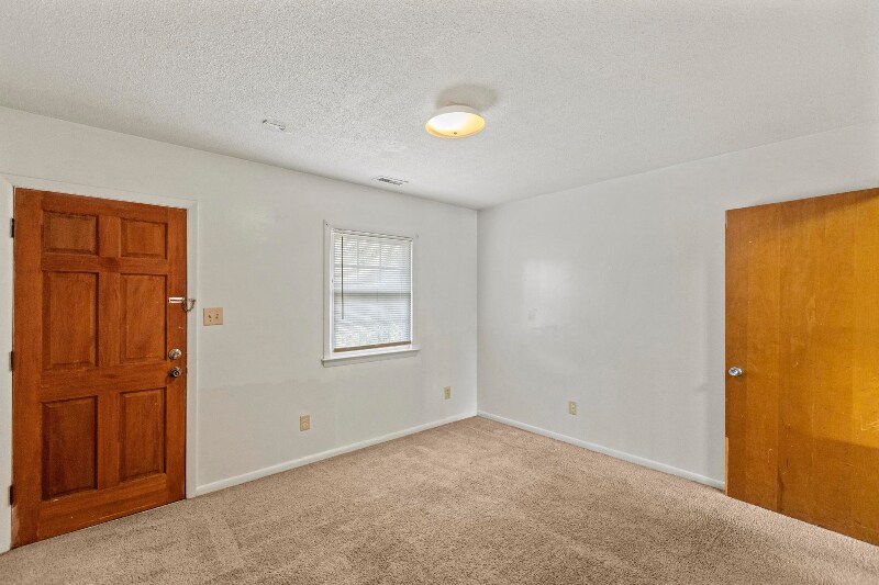 Building Photo - 224 Zack Cir