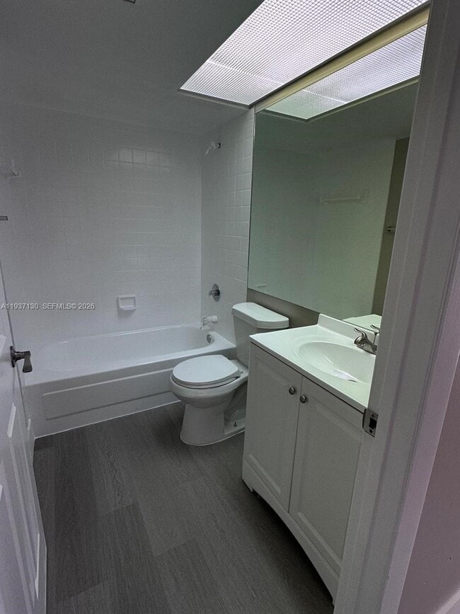 Building Photo - 2246 SE 27th Dr