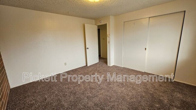 Building Photo - 1621 Trenton Ave