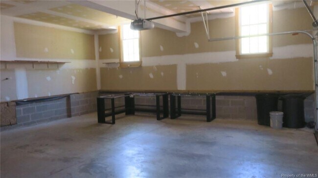 Building Photo - 128 Great Glen