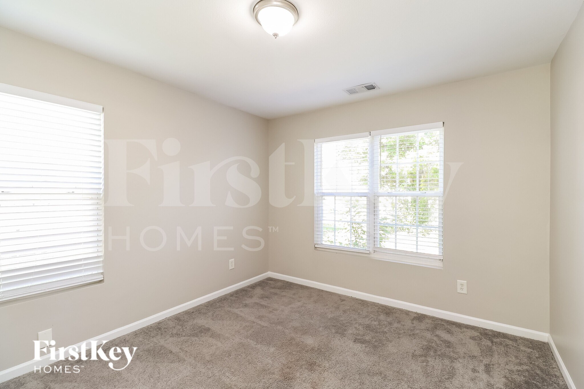 Building Photo - 7307 Woodbourne Ln