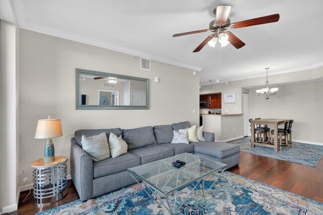 Building Photo - 415 NW Flagler Ave