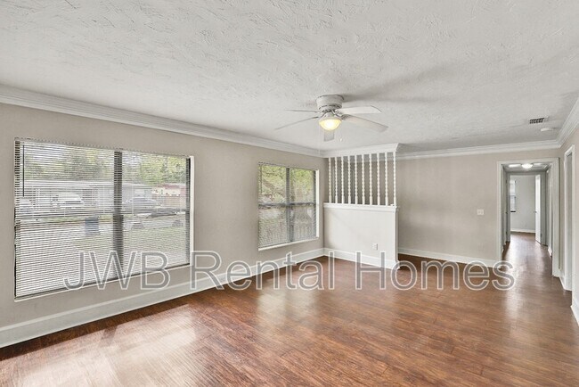 Building Photo - 10256 Briarcliff Rd E