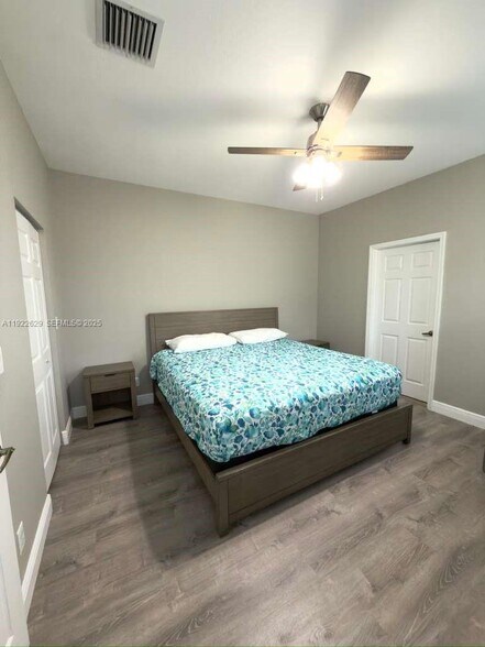 Building Photo - 1505 SW 147th Ave