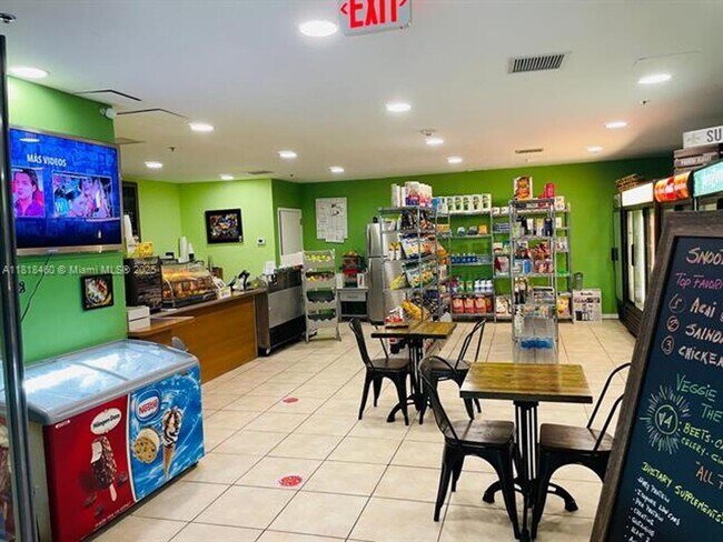 Building Photo - 1155 Brickell Bay Dr