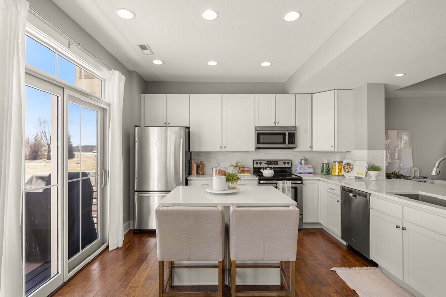 Building Photo - 492 Bluestem Cir