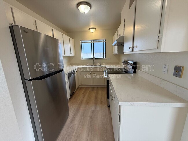 Building Photo - 360 Prescott Ave