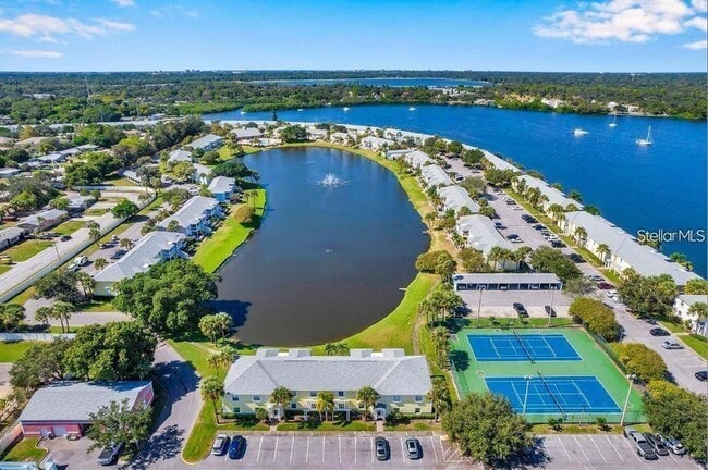 Building Photo - 121 Sea Horse Dr SE