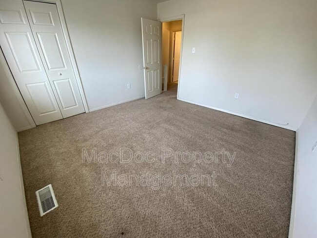 Building Photo - 729 Anvil Rd