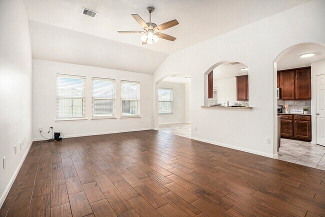 Building Photo - 1195 Quarterhorse Dr