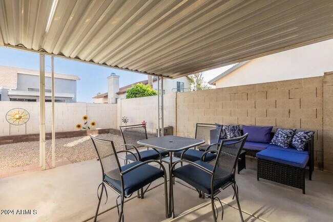 Building Photo - 8759 W Grovers Ave