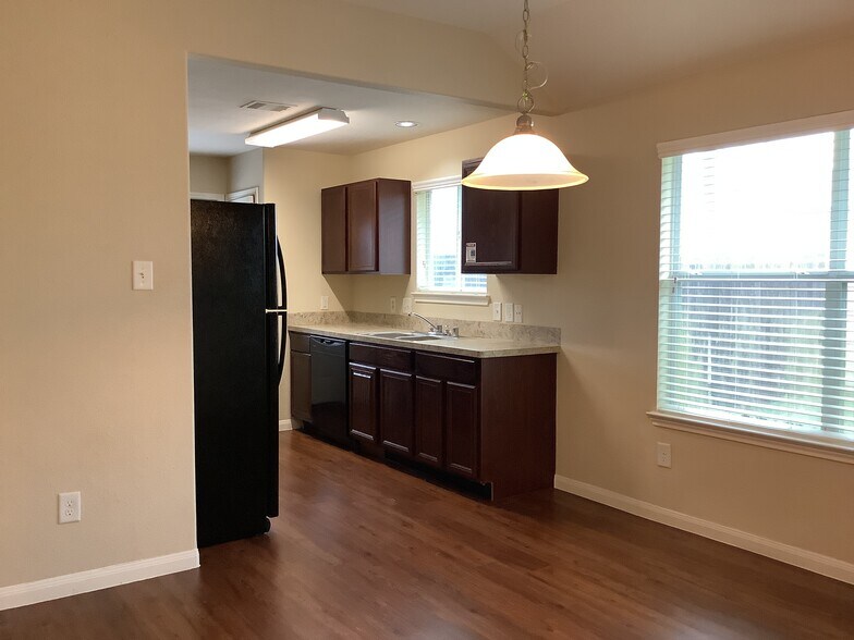 Building Photo - 6019 Brenwood Trails Ln
