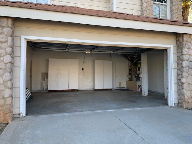 2 1/2 car Garage W/Cabinets - 19918 Westerly Dr