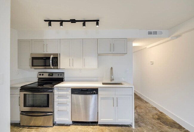 Building Photo - One bedroom loft in Midtown OKC!