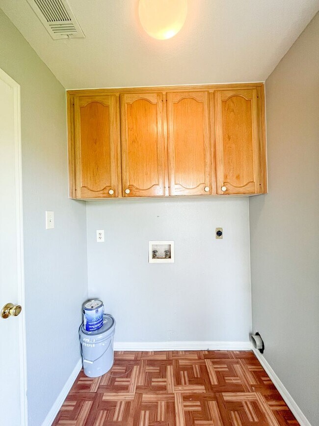 Building Photo - 1707 Windward Dr