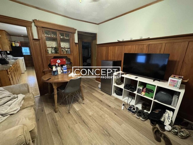 Building Photo - 32 Chetwynd Rd