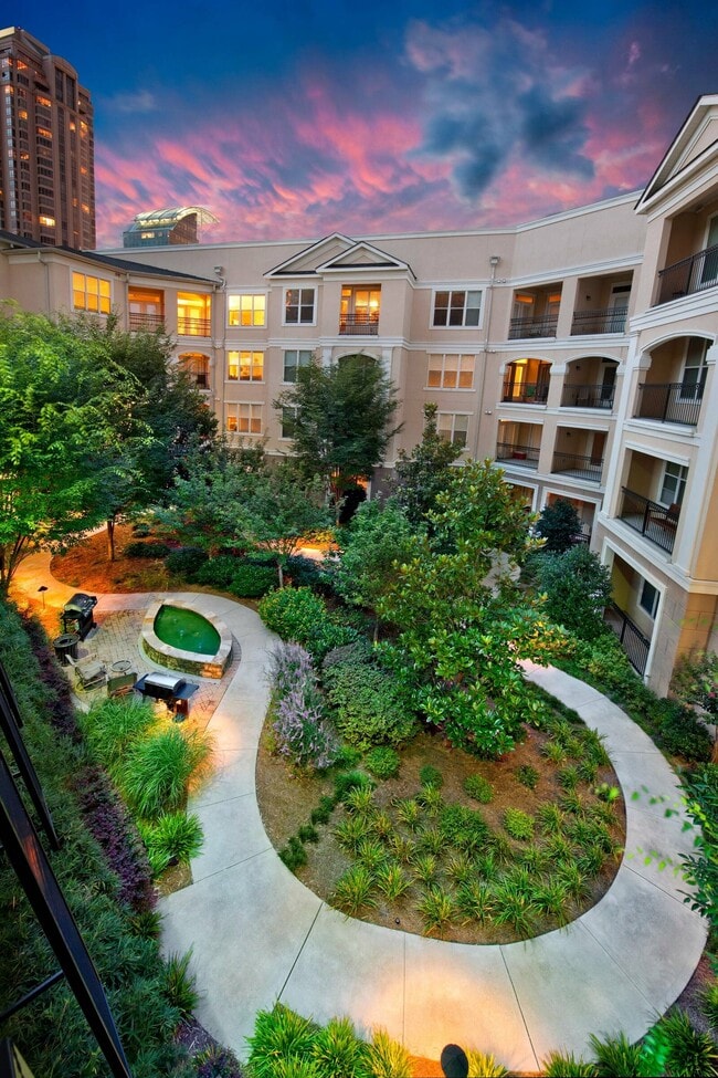 Building Photo - 3443 Kingsboro Rd NE