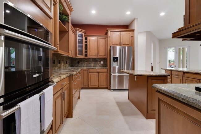 Building Photo - 6301 SW 58th Ct