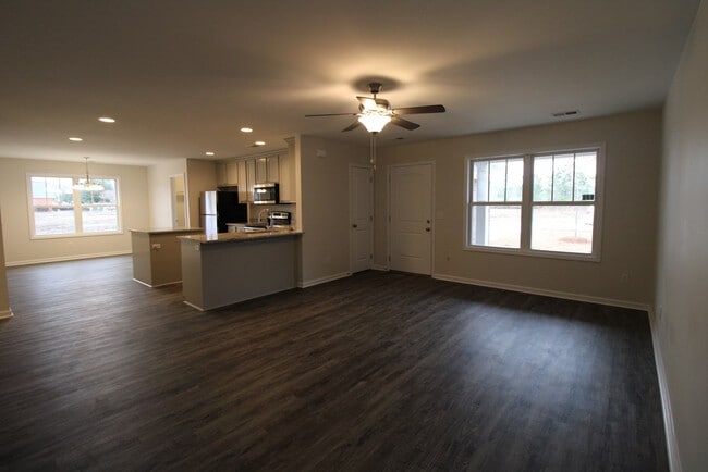 Building Photo - 578 Brushwood Dr