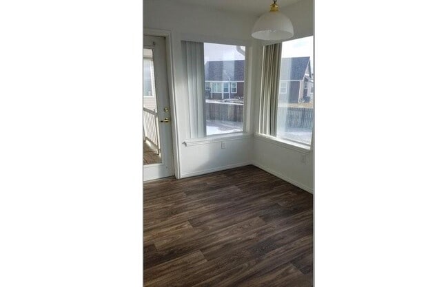 Building Photo - 3020 Lerwick Dr