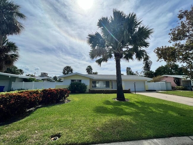 Building Photo - 4220 49th Ave S