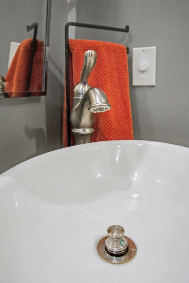 Building Photo - 261 S Limestone