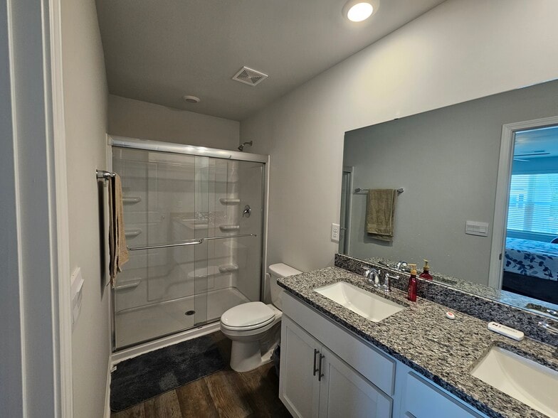 Building Photo - 4215 High Glen Dr