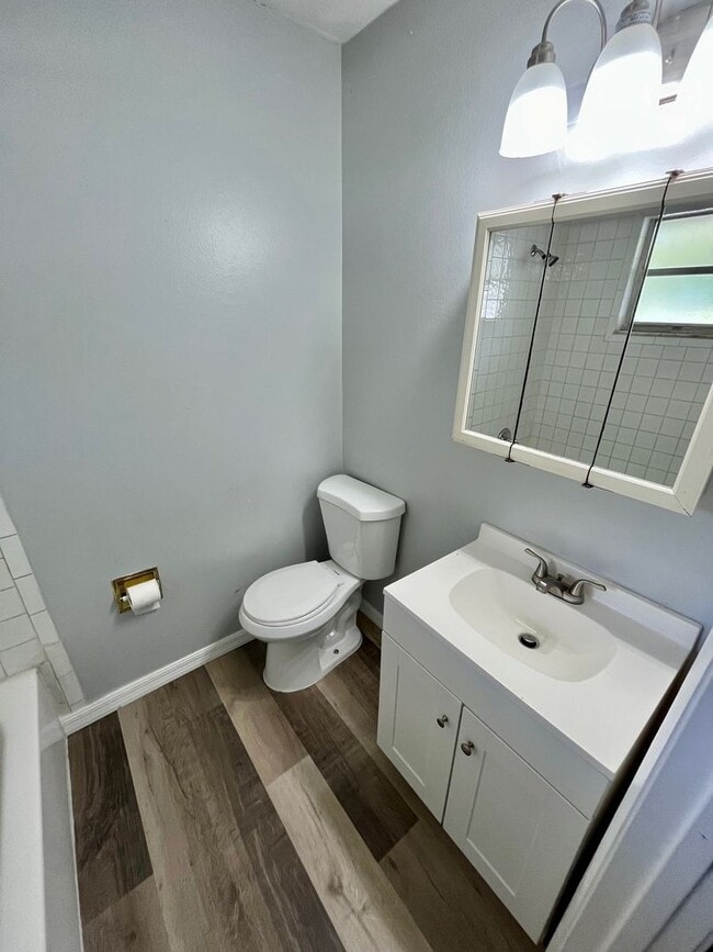 Building Photo - NICE 3BR/2BA Dade City Home w/ a Deck!! NO...