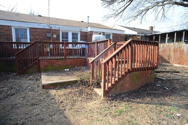 Building Photo - 3305 Pioneer Ave