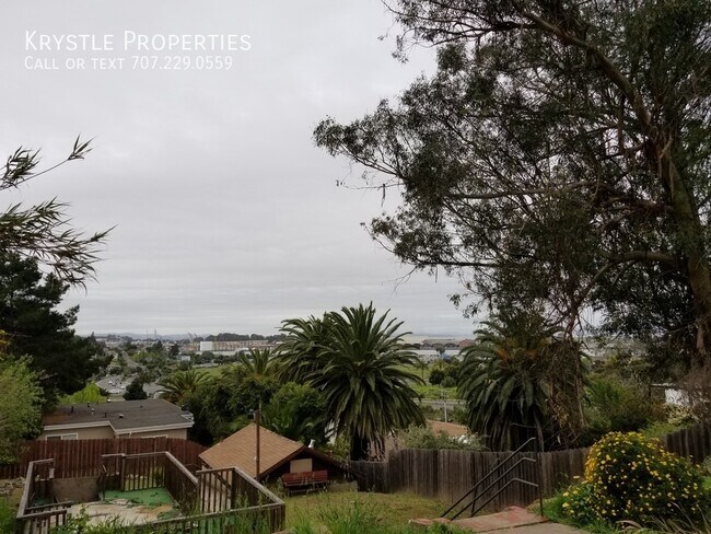 Primary Photo - Gardener's Delight: Cozy 1-Bedroom Apartme...