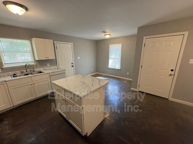 Building Photo - 3187 E Shirley Cir