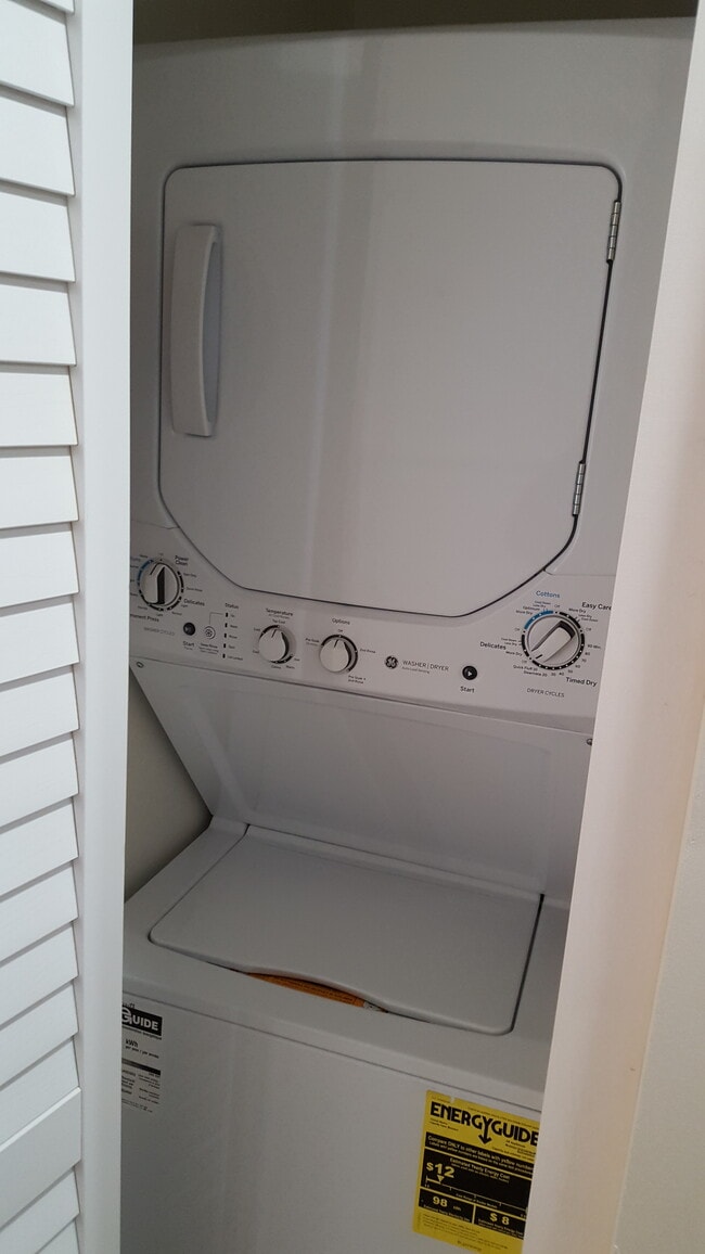 Washer/Dryer - 176 Hackensack St