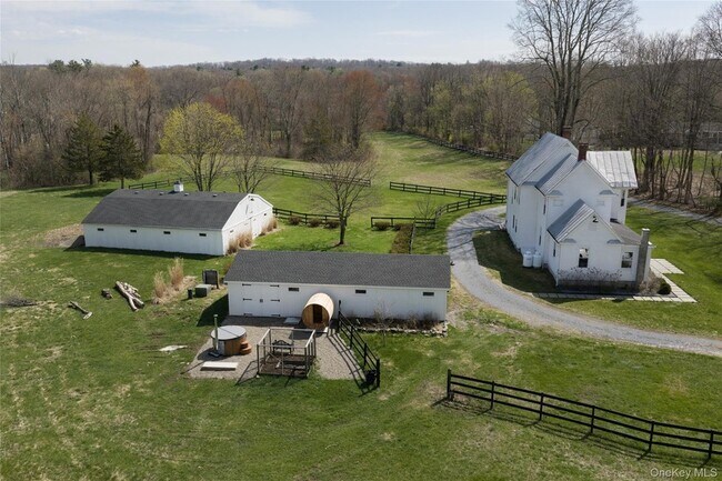 Building Photo - 1777 NY-9G