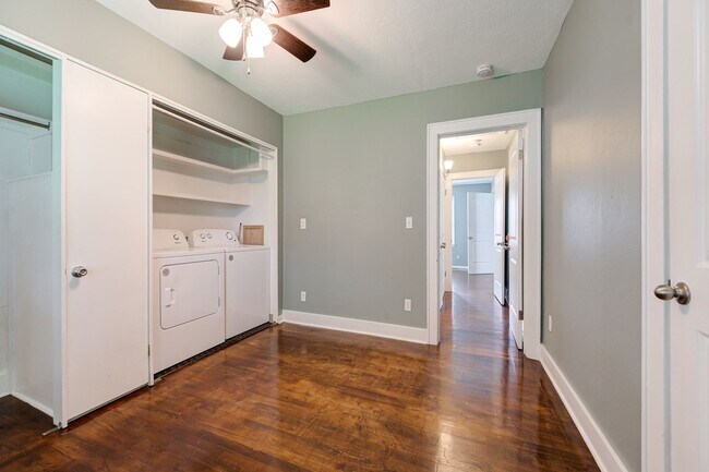 Building Photo - Super Cute Brick Home in Uptown OKC!