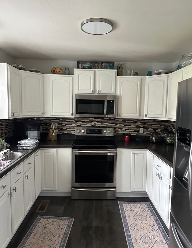 Building Photo - Rutledge 37861 - Beautifully Modernized 3 Bedroom, 2 Bath Home in Deer Ridge Subdivision! - Call ...