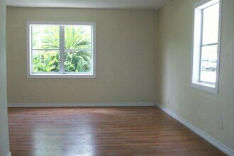 Building Photo - 500 Bluebonnet Dr