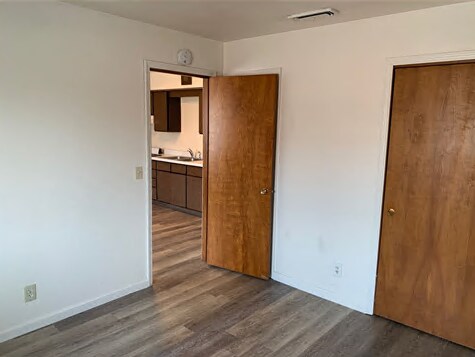 Building Photo - 121 Southview Dr