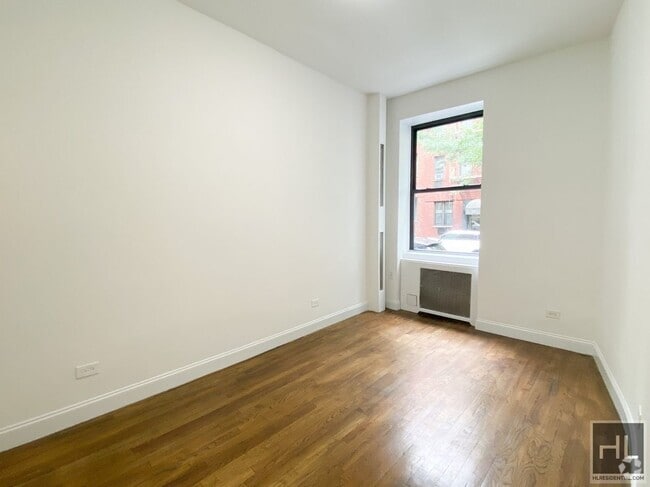 Building Photo - 228 E 89th St