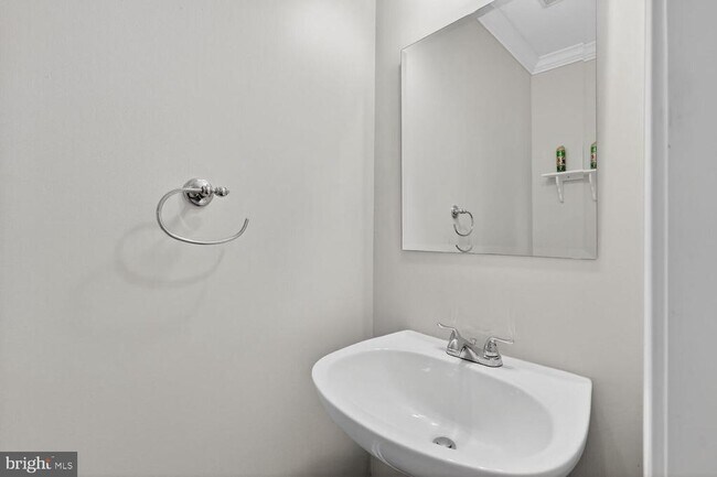 Building Photo - 7409 Gadsby Square