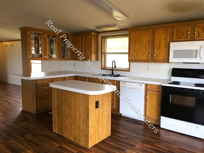 Building Photo - 3 Bedroom Mobile Home for Rent