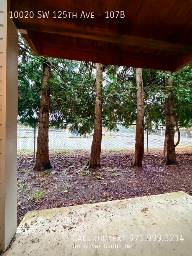 Building Photo - 10020 SW 125th Ave