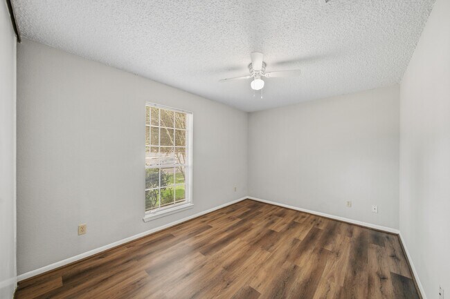 Building Photo - 2819 Kettle Run Dr