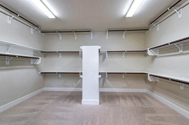 Building Photo - 2202 Granite Brook Ln