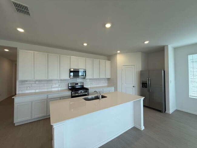 Building Photo - 200 Rodney Boat Rd