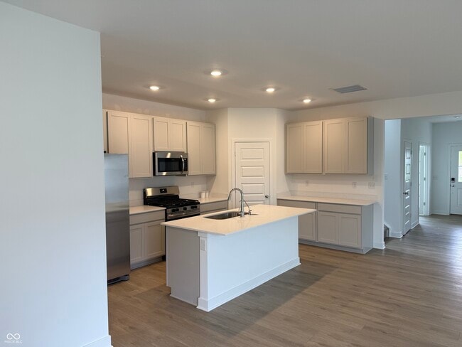 Building Photo - 411 Eisenhower St
