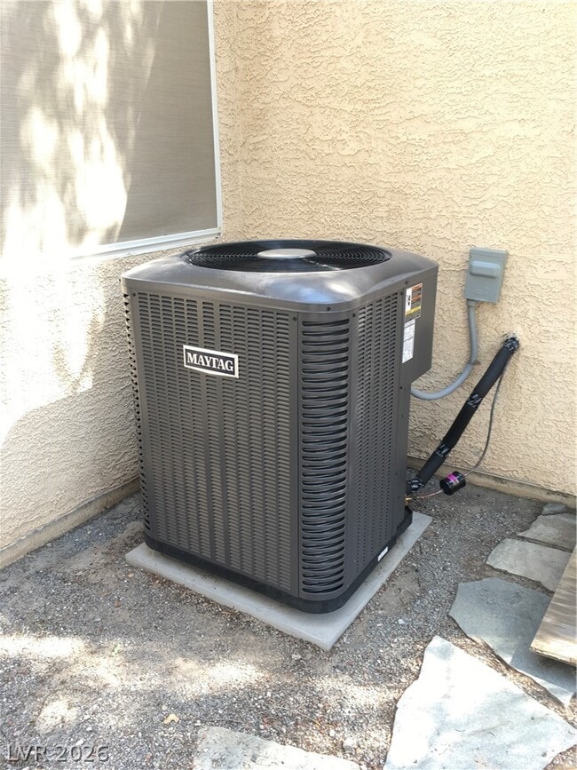 Building Photo - 824 Sparkle Ray Ave