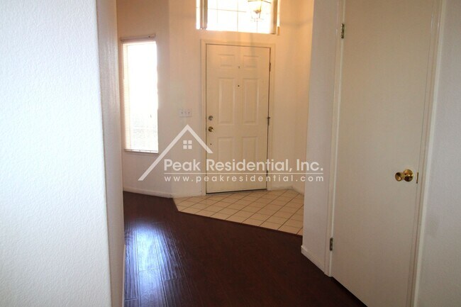 Building Photo - Nice Elk Grove 3bd/2ba Home with 2 Car Garage