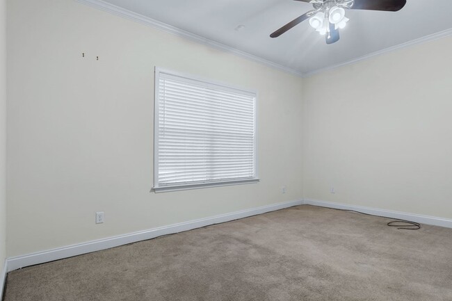 Building Photo - 112 Senah Dr