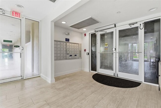 Building Photo - 4750 Dolphin Cay Ln S