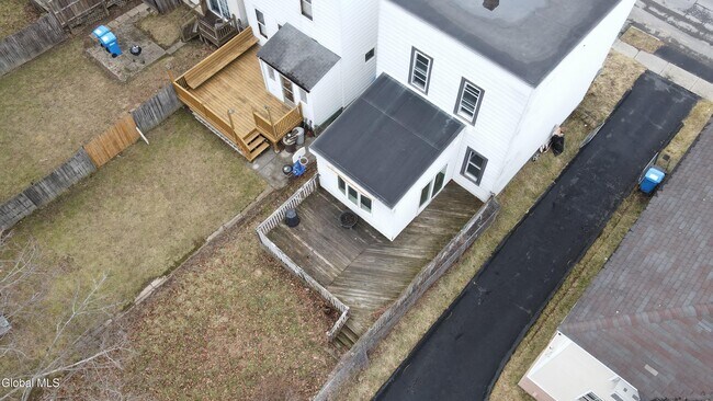 Building Photo - 22 Hurlbut St